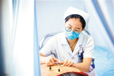 护理服务 护“身”更护“心”